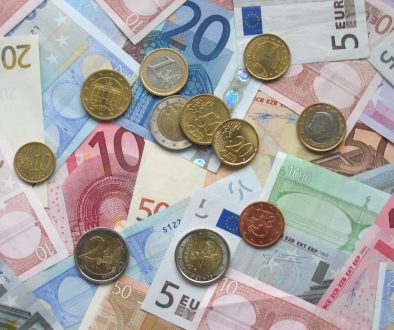 euro_coins_and_banknotes